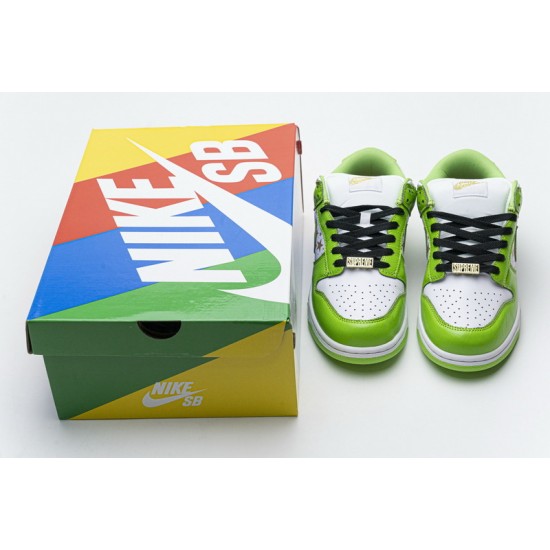 Supreme x Nike SB Dunk Low "Green Stars" White Green DH3228-101